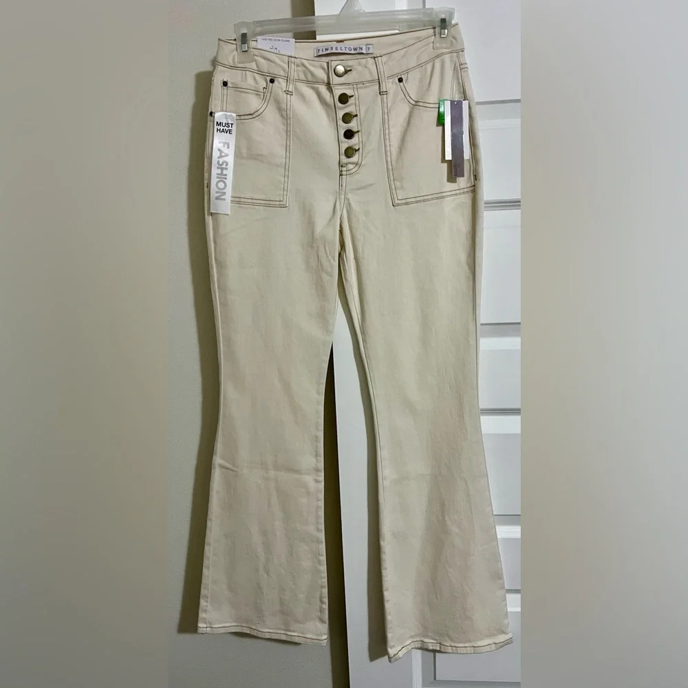 Tinseltown Cream Flare Wide Leg Jeans size 7/ 28 New inseam 32”